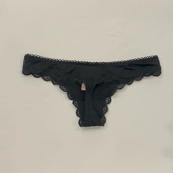 NEW WITH TAGS VICTORIA’S SECRET SIZE XS 2 PACK OF THONGS - Picture 7 of 9